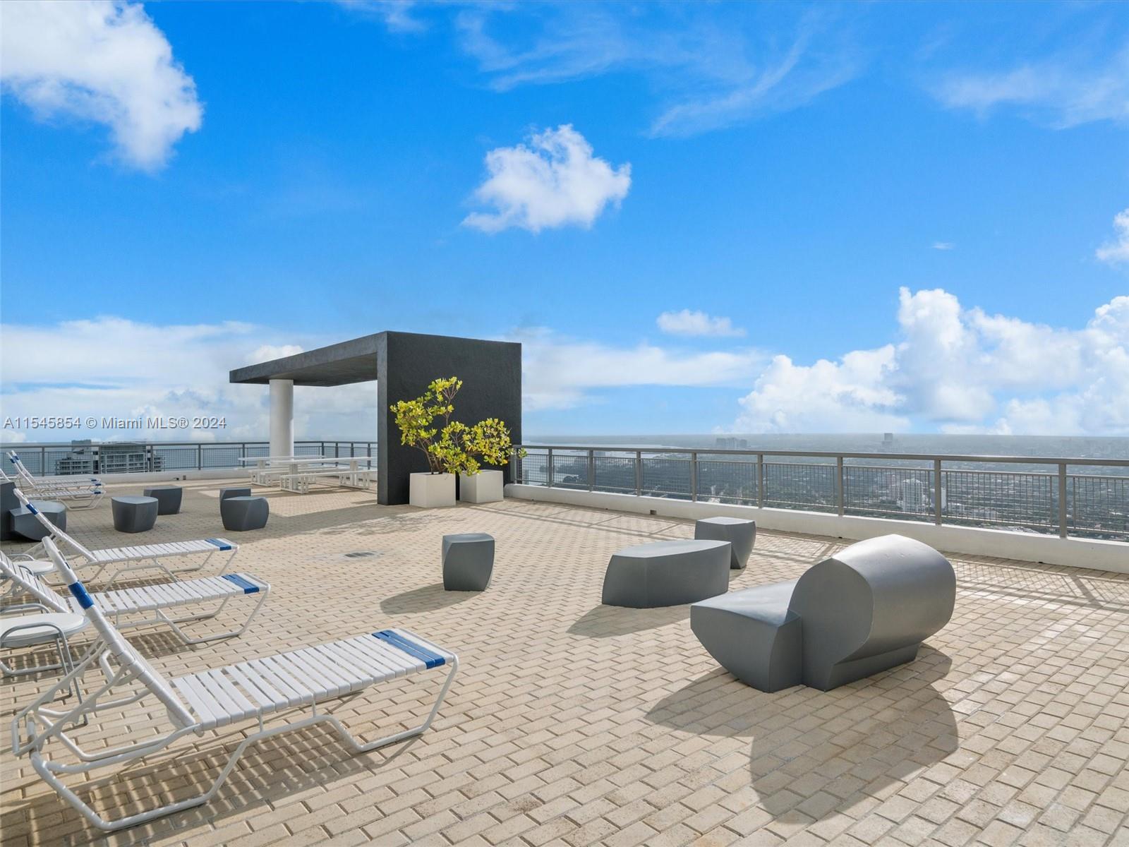 60 SW 13th St 5018, Miami, Florida 33130, 3 Bedrooms Bedrooms, ,3 BathroomsBathrooms,Residential,For Sale,60 SW 13th St 5018,A11545854