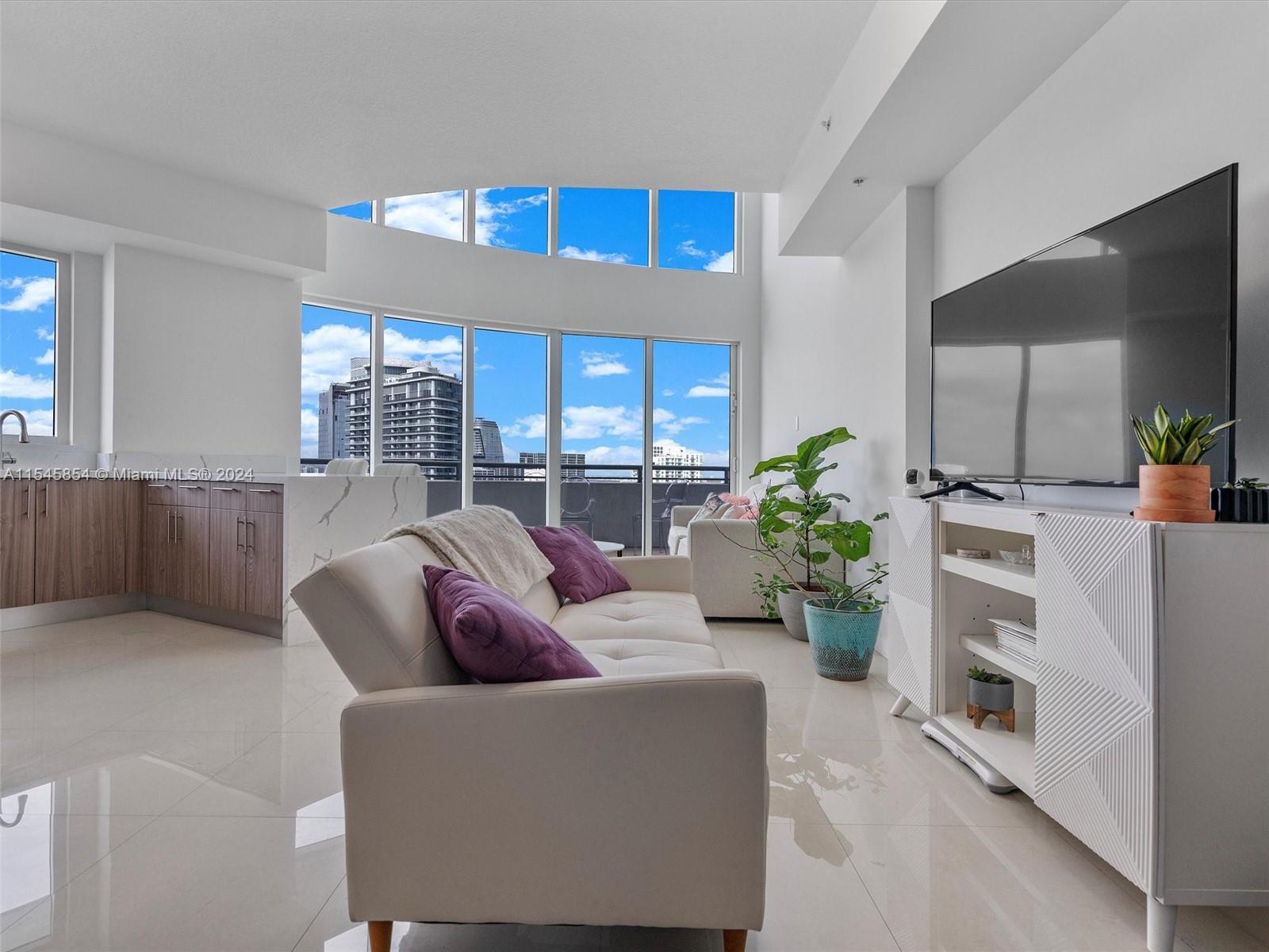 60 SW 13th St 5018, Miami, Florida 33130, 3 Bedrooms Bedrooms, ,3 BathroomsBathrooms,Residential,For Sale,60 SW 13th St 5018,A11545854