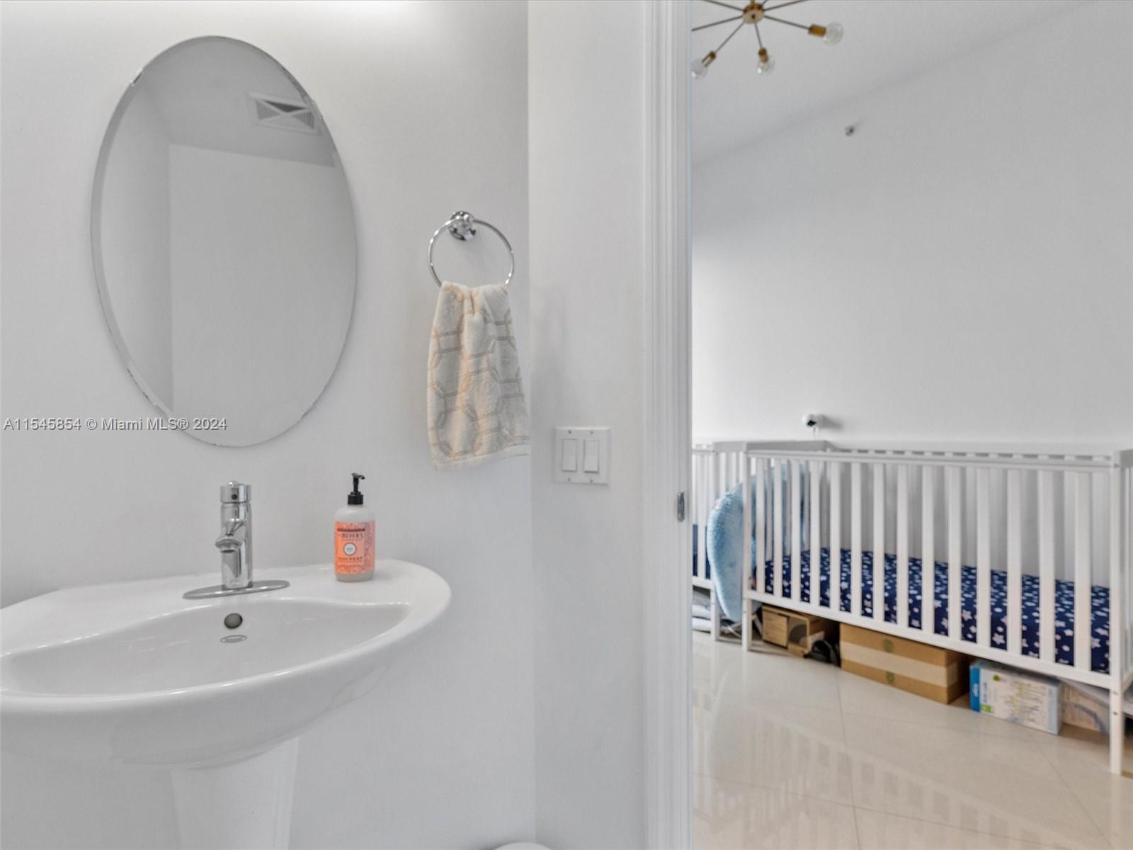 60 SW 13th St 5018, Miami, Florida 33130, 3 Bedrooms Bedrooms, ,3 BathroomsBathrooms,Residential,For Sale,60 SW 13th St 5018,A11545854