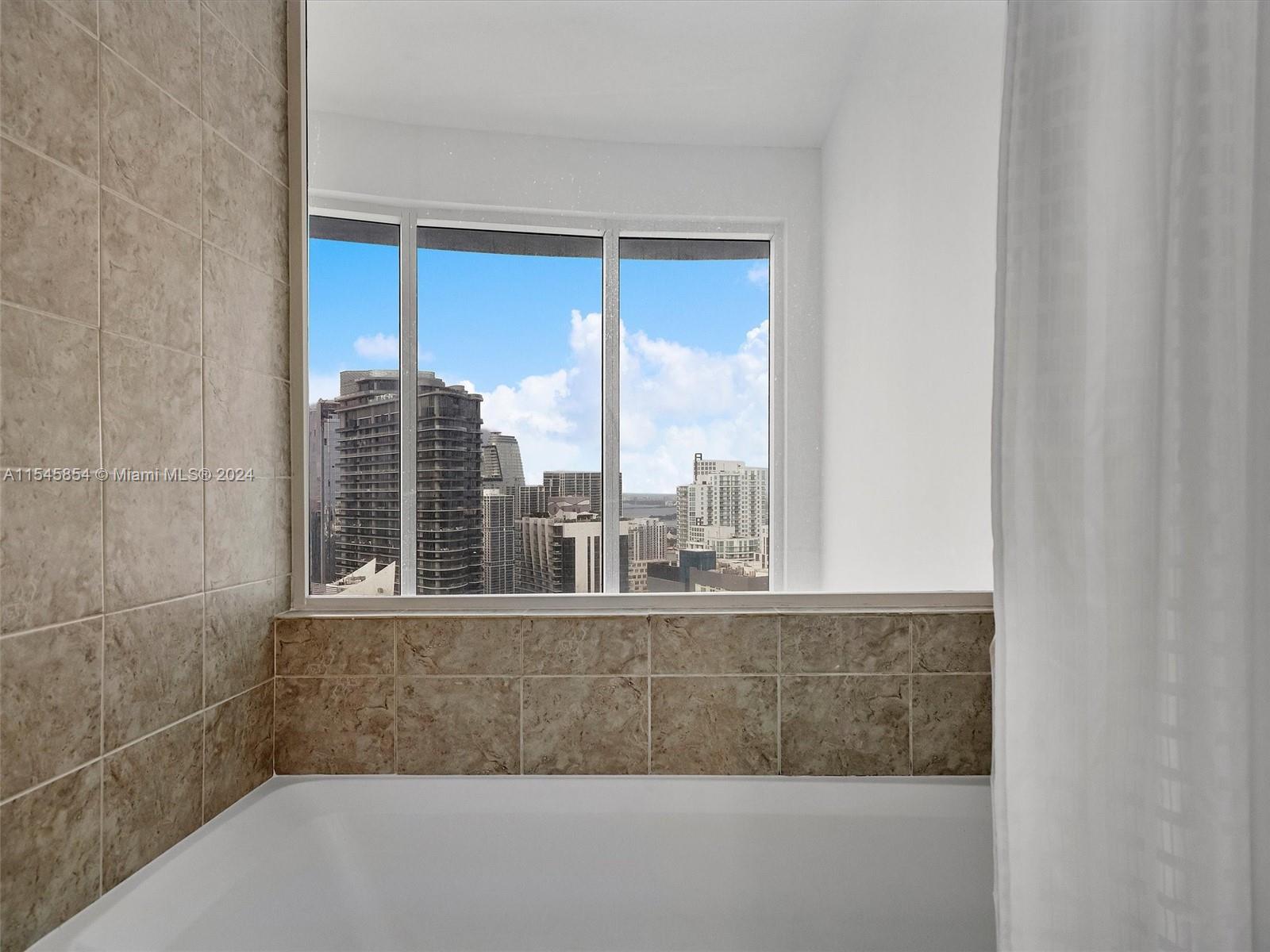 60 SW 13th St 5018, Miami, Florida 33130, 3 Bedrooms Bedrooms, ,3 BathroomsBathrooms,Residential,For Sale,60 SW 13th St 5018,A11545854