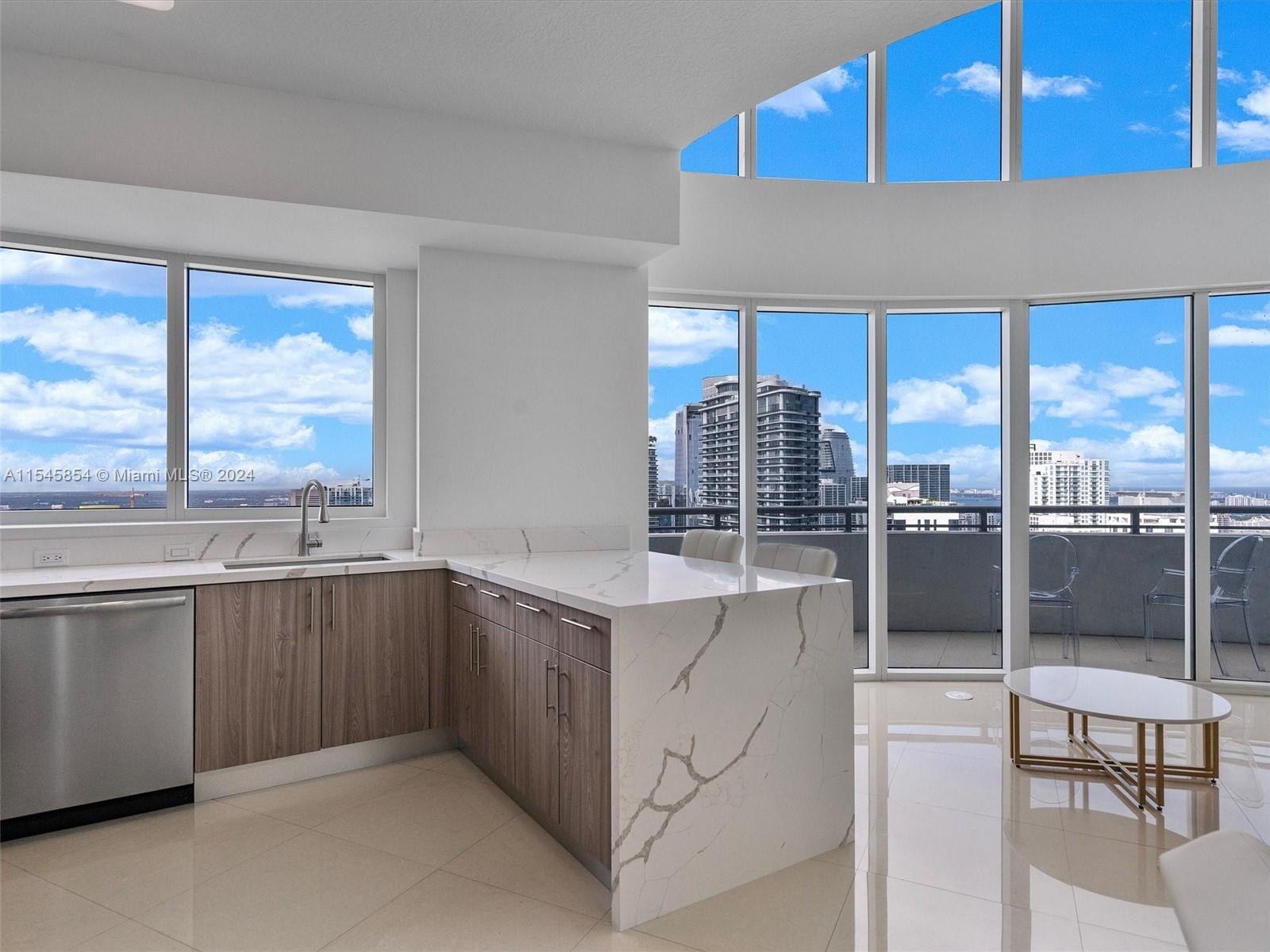 60 SW 13th St 5018, Miami, Florida 33130, 3 Bedrooms Bedrooms, ,3 BathroomsBathrooms,Residential,For Sale,60 SW 13th St 5018,A11545854