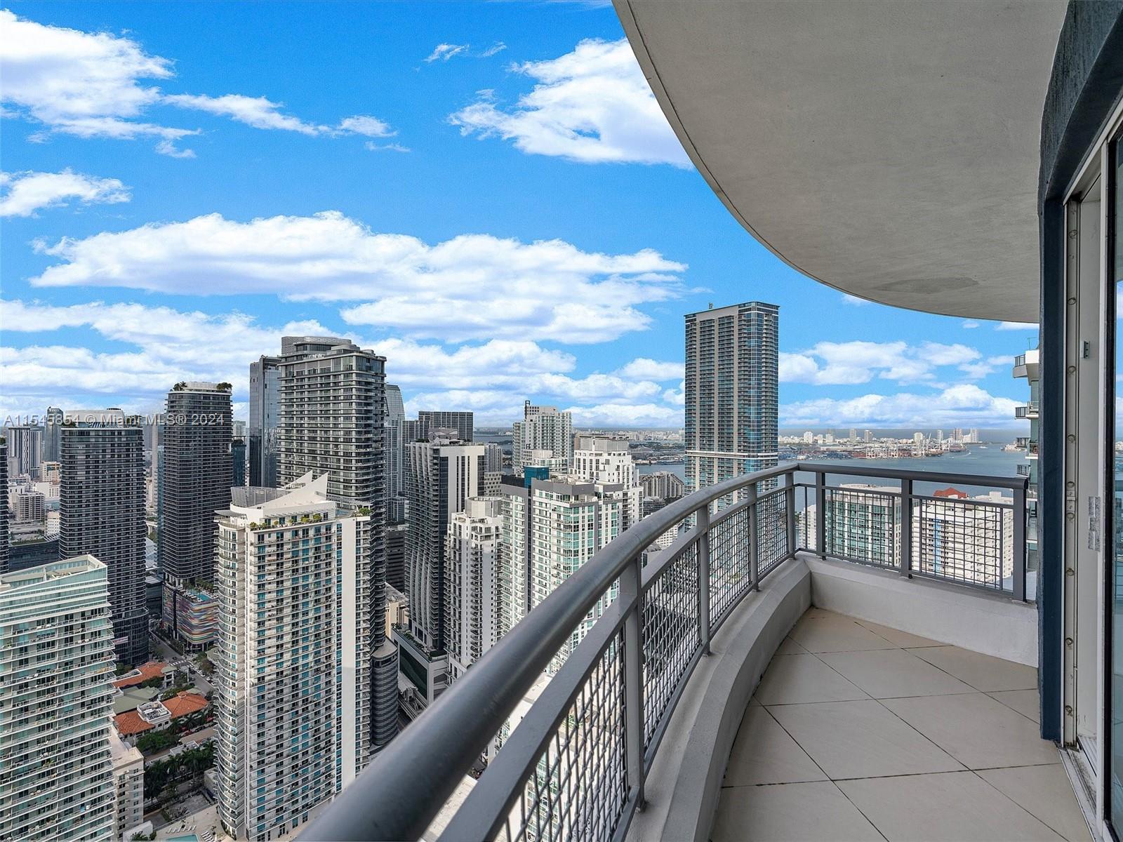 60 SW 13th St 5018, Miami, Florida 33130, 3 Bedrooms Bedrooms, ,3 BathroomsBathrooms,Residential,For Sale,60 SW 13th St 5018,A11545854