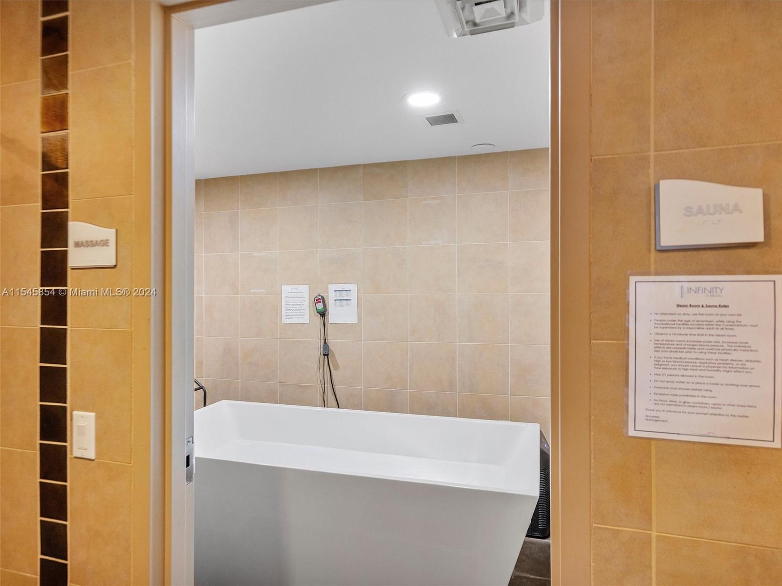 60 SW 13th St 5018, Miami, Florida 33130, 3 Bedrooms Bedrooms, ,3 BathroomsBathrooms,Residential,For Sale,60 SW 13th St 5018,A11545854