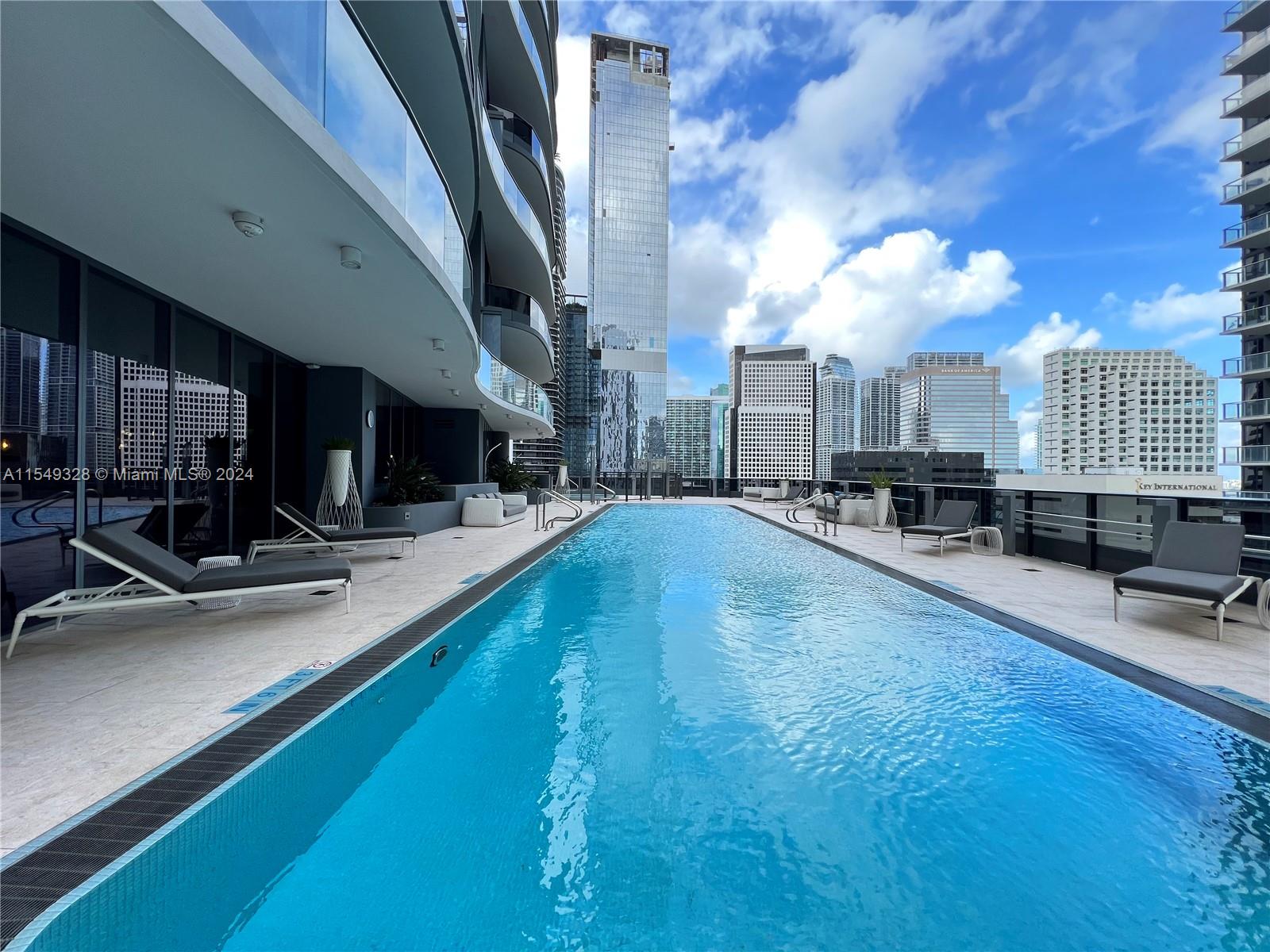 1000 Brickell Plz 2614, Miami, Florida 33131, 1 Bedroom Bedrooms, ,1 BathroomBathrooms,Residential,For Sale,1000 Brickell Plz 2614,A11549328