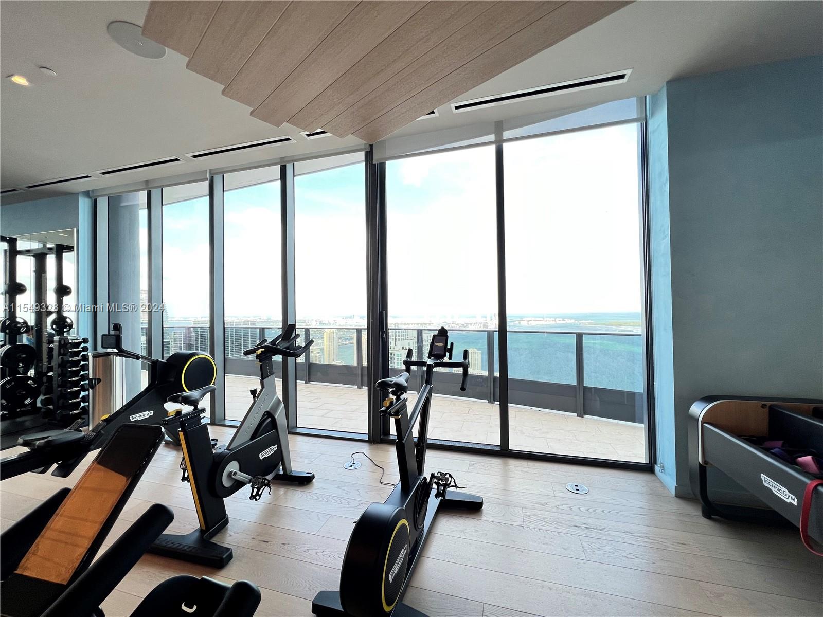 1000 Brickell Plz 2614, Miami, Florida 33131, 1 Bedroom Bedrooms, ,1 BathroomBathrooms,Residential,For Sale,1000 Brickell Plz 2614,A11549328