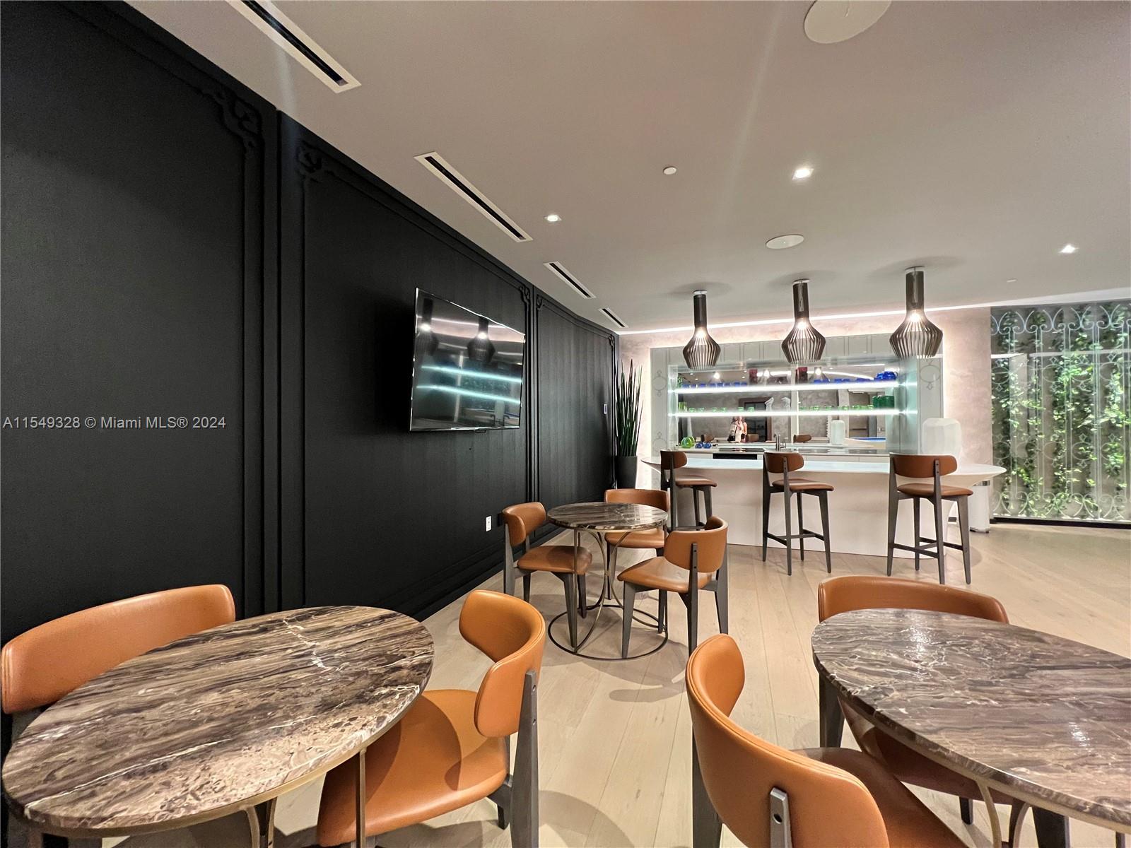 1000 Brickell Plz 2614, Miami, Florida 33131, 1 Bedroom Bedrooms, ,1 BathroomBathrooms,Residential,For Sale,1000 Brickell Plz 2614,A11549328