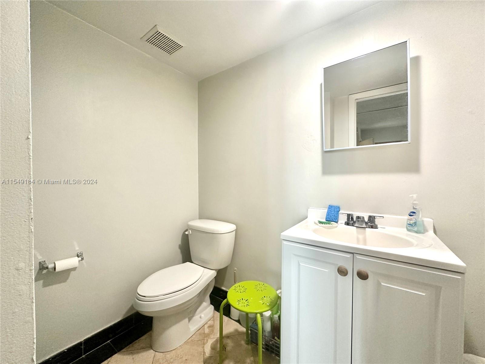 2740 63rd Pl, Hialeah, FL, 33016 United States, 2 Bedrooms Bedrooms, ,2 BathroomsBathrooms,Residential,For Sale,63rd Pl,A11549184