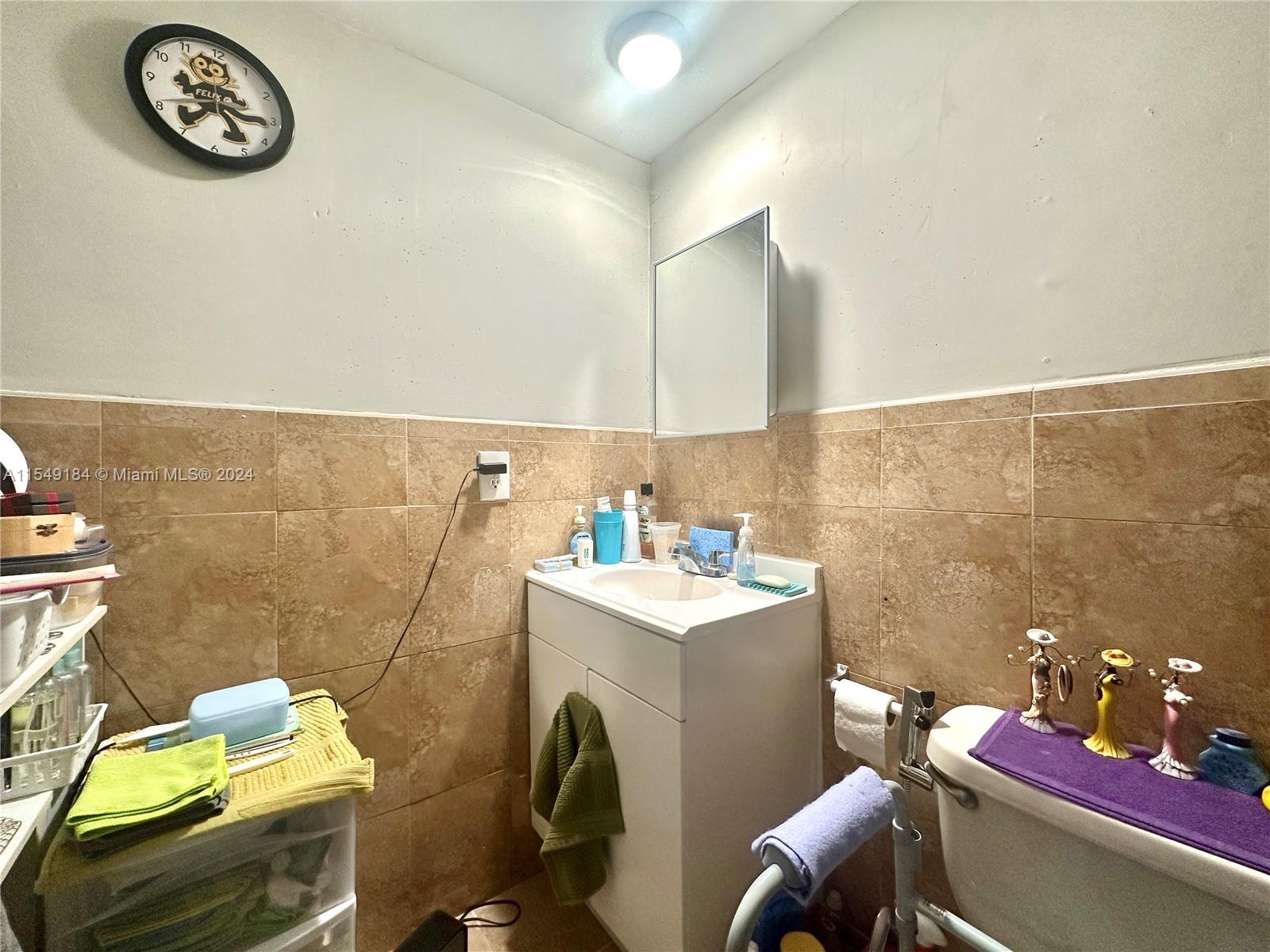 2740 63rd Pl, Hialeah, FL, 33016 United States, 2 Bedrooms Bedrooms, ,2 BathroomsBathrooms,Residential,For Sale,63rd Pl,A11549184