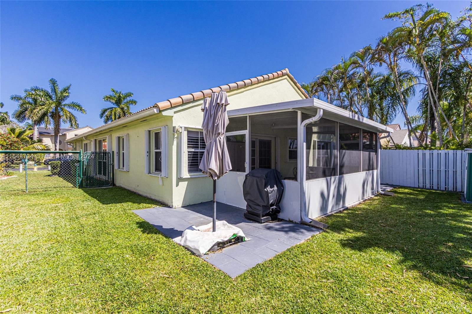 Listing Photo 11