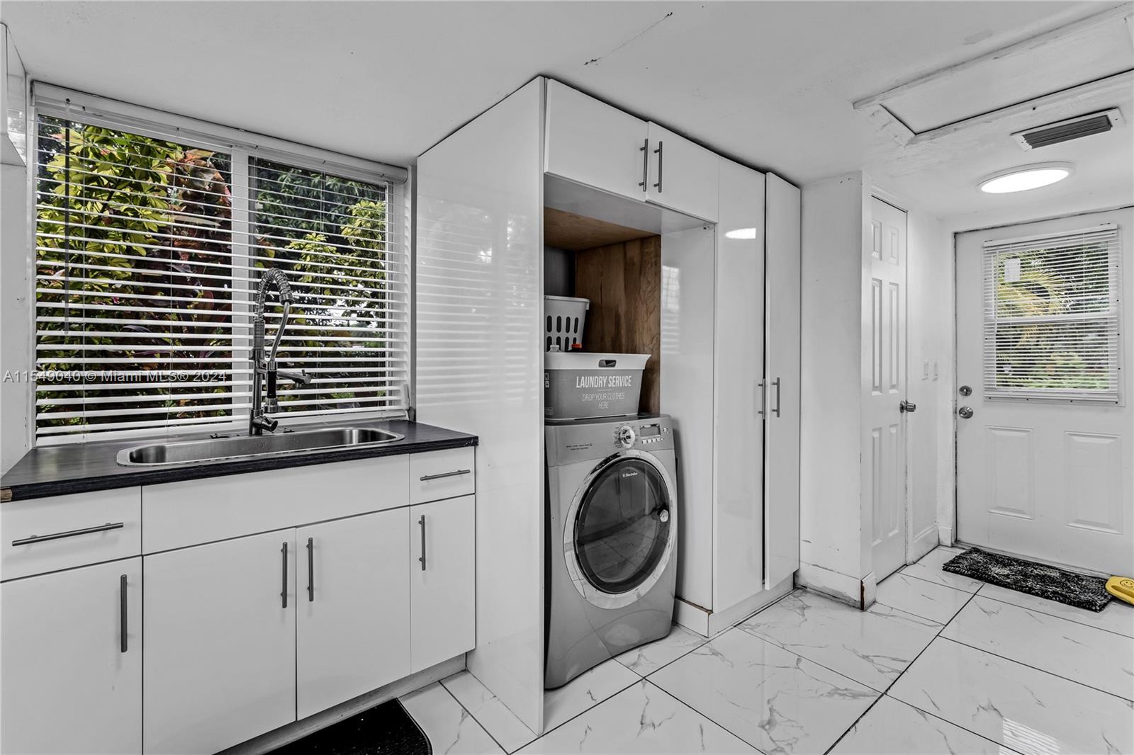 2175 111th St, Miami, FL, 33167 United States, 5 Bedrooms Bedrooms, ,4 BathroomsBathrooms,Residential,For Sale,111th St,A11549040