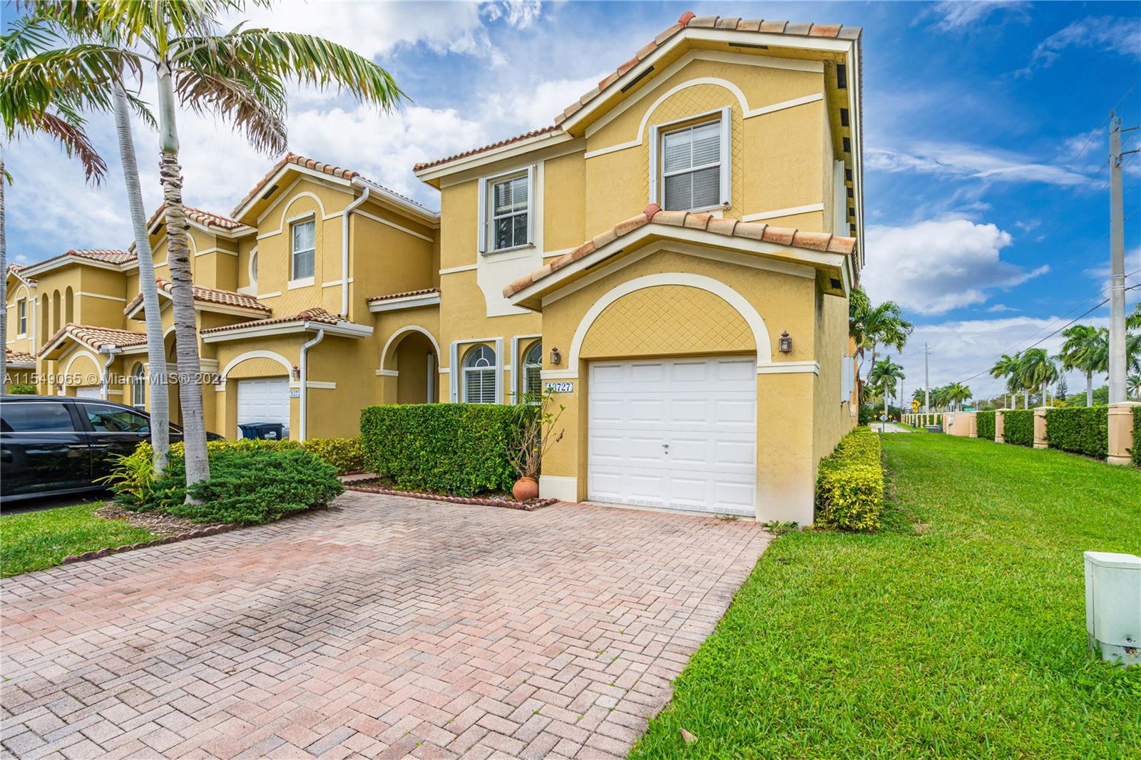 13727 SW 116th Ln  For Sale A11549065, FL