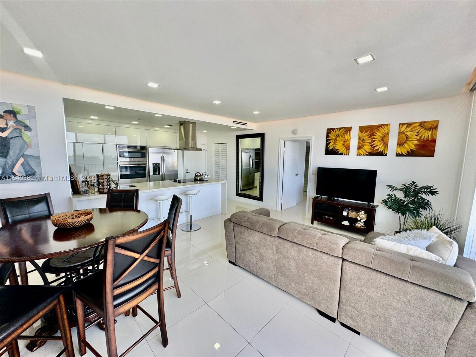 7601 E Treasure Dr PH116, North Bay Village, Florida 33141, 2 Bedrooms Bedrooms, ,2 BathroomsBathrooms,Residentiallease,For Rent,7601 E Treasure Dr PH116,A11549382