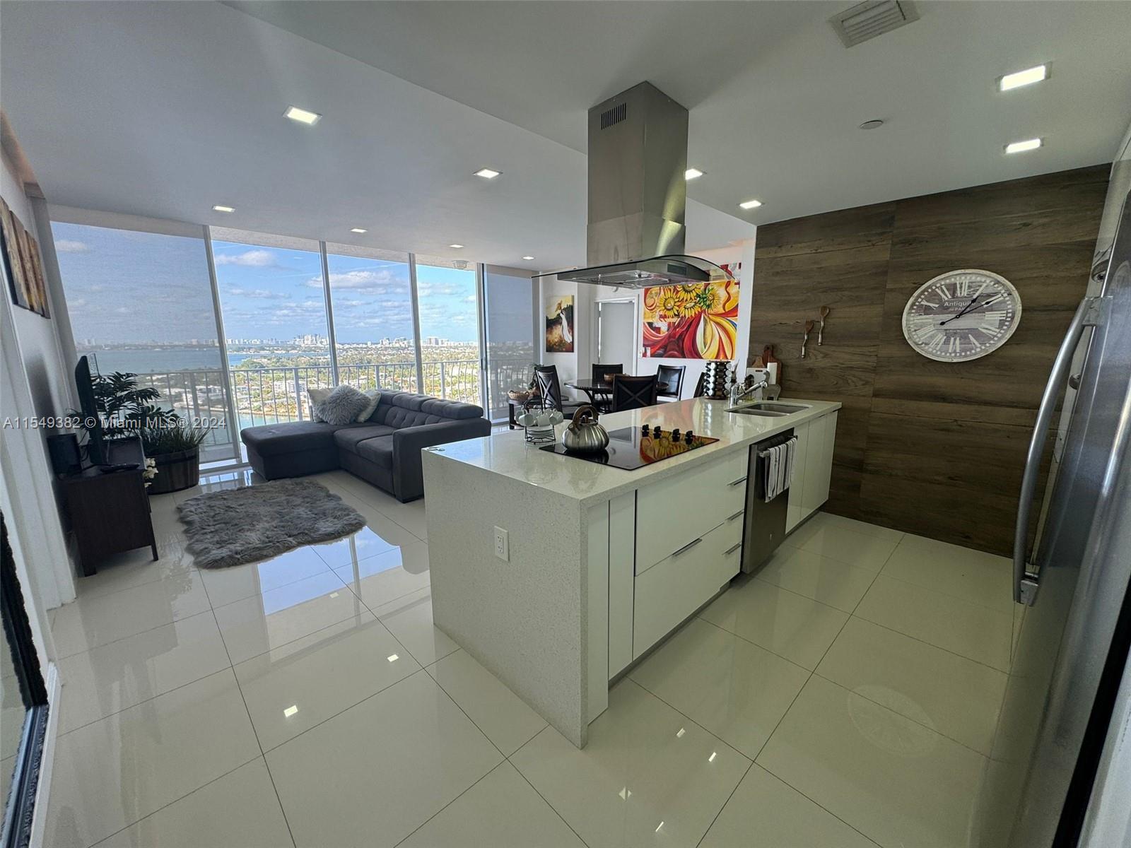 7601 E Treasure Dr PH116, North Bay Village, Florida 33141, 2 Bedrooms Bedrooms, ,2 BathroomsBathrooms,Residentiallease,For Rent,7601 E Treasure Dr PH116,A11549382