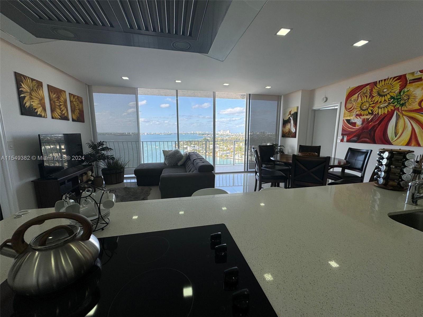 7601 E Treasure Dr PH116, North Bay Village, Florida 33141, 2 Bedrooms Bedrooms, ,2 BathroomsBathrooms,Residentiallease,For Rent,7601 E Treasure Dr PH116,A11549382