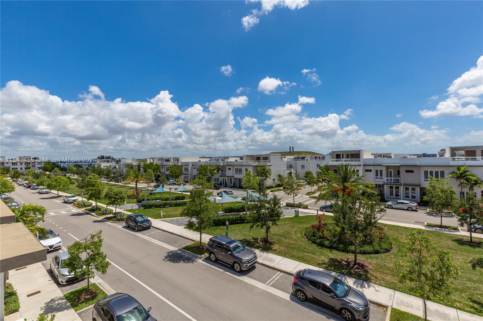 6330 NW 104th Path 6330, Doral, Florida 33178, 3 Bedrooms Bedrooms, ,3 BathroomsBathrooms,Residentiallease,For Rent,6330 NW 104th Path 6330,A11541455