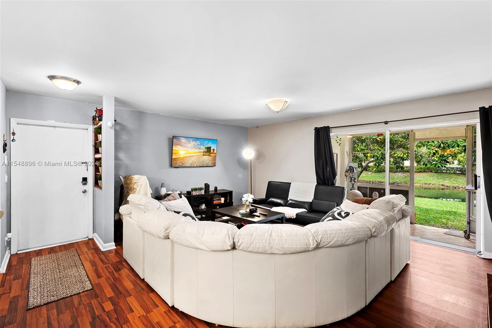 401 N Laurel Dr 202, Margate, Florida 33063, 2 Bedrooms Bedrooms, ,2 BathroomsBathrooms,Residential,For Sale,401 N Laurel Dr 202,A11548896