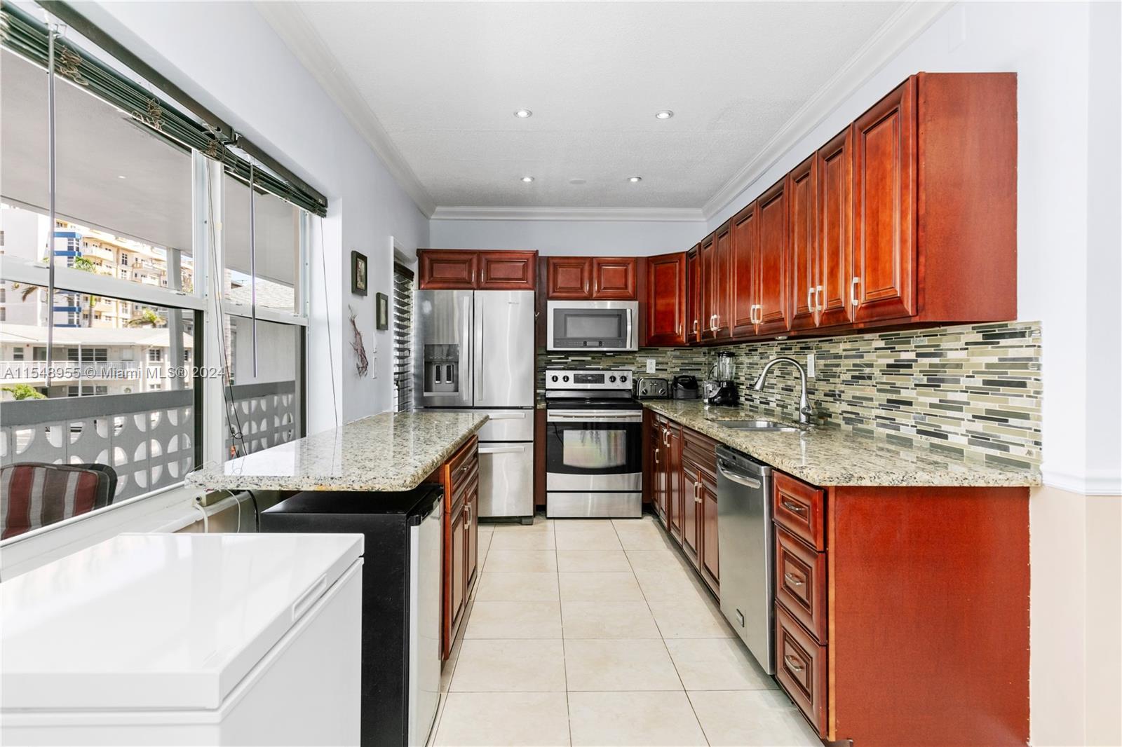 3131 Ocean Dr 211, Hallandale Beach, Florida 33009, 1 Bedroom Bedrooms, ,1 BathroomBathrooms,Residential,For Sale,3131 Ocean Dr 211,A11548955