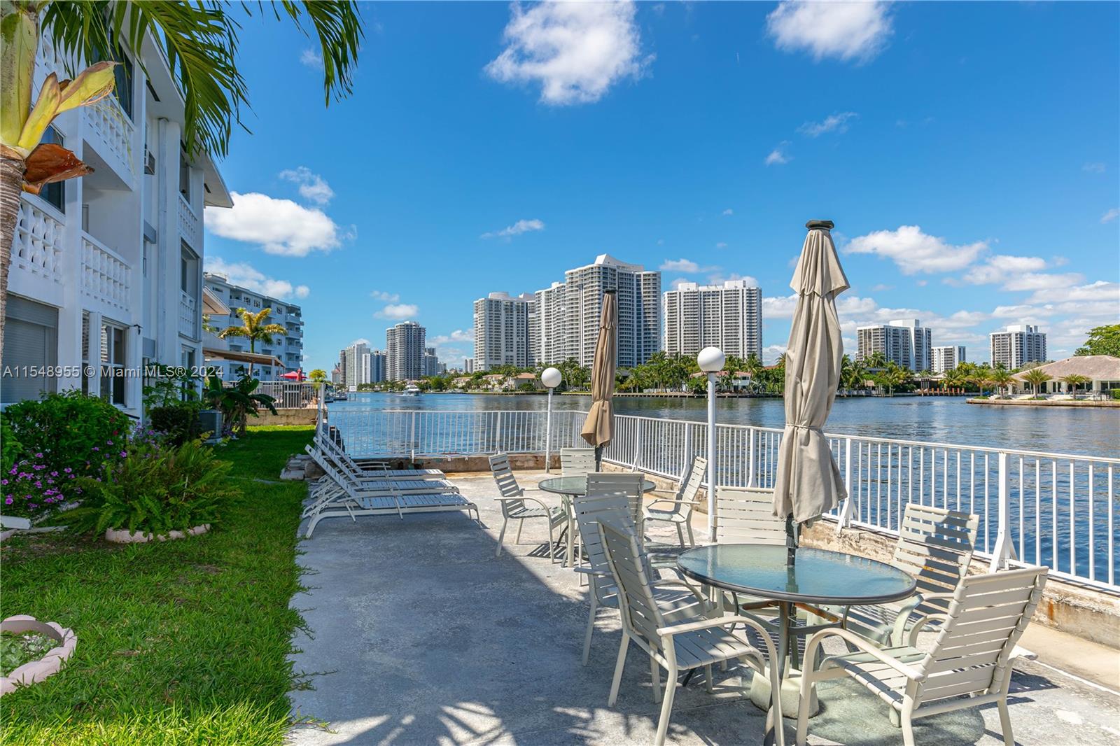 Sitting area at the intercoastal waterways