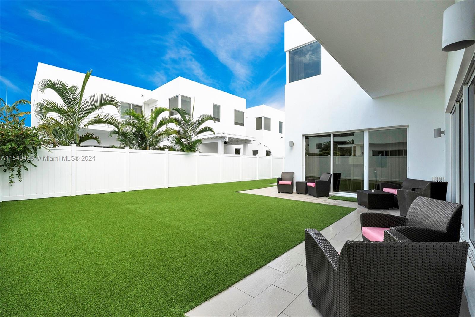 7450 NW 100th Ct 0, Doral, Florida 33178, 5 Bedrooms Bedrooms, ,5 BathroomsBathrooms,Residentiallease,For Rent,7450 NW 100th Ct 0,A11549429