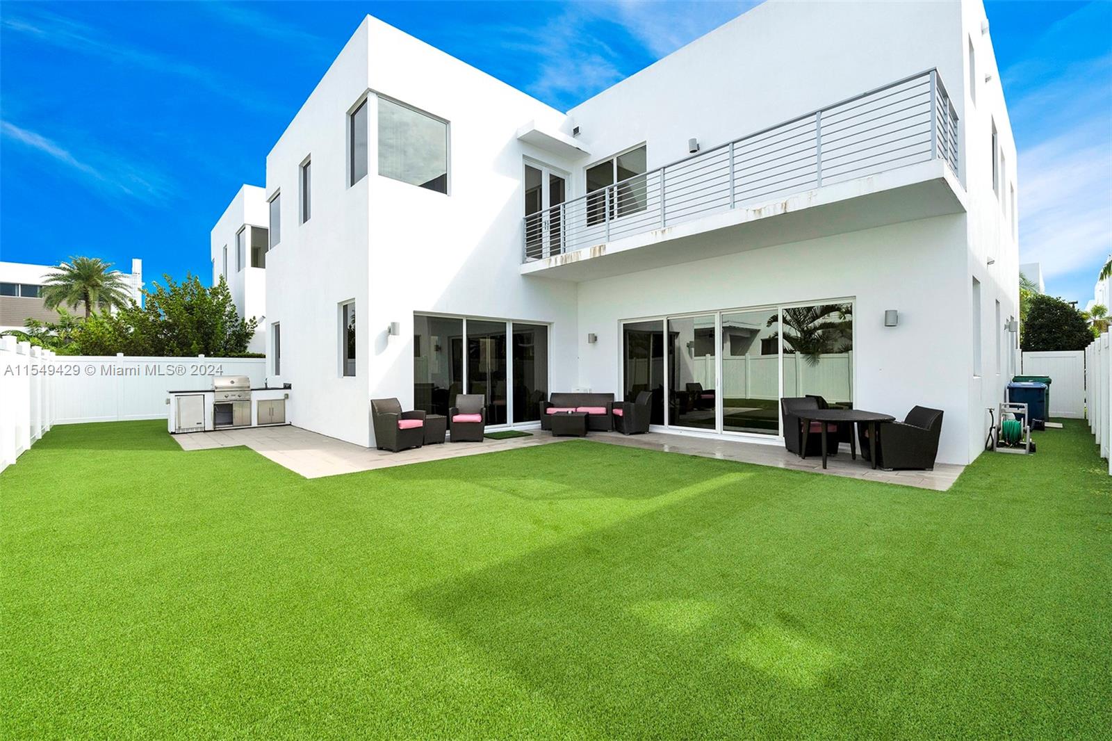 7450 NW 100th Ct 0, Doral, Florida 33178, 5 Bedrooms Bedrooms, ,5 BathroomsBathrooms,Residentiallease,For Rent,7450 NW 100th Ct 0,A11549429