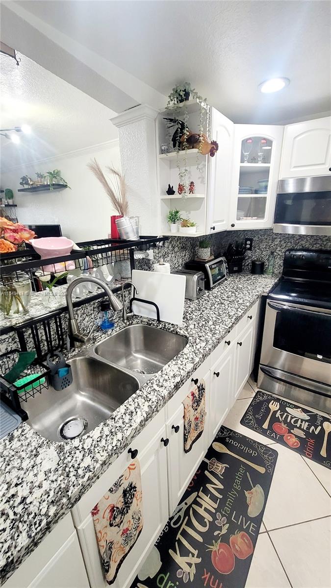 5201 NW 7th St 610, Miami, Florida 33126, 1 Bedroom Bedrooms, ,1 BathroomBathrooms,Residential,For Sale,5201 NW 7th St 610,A11549417
