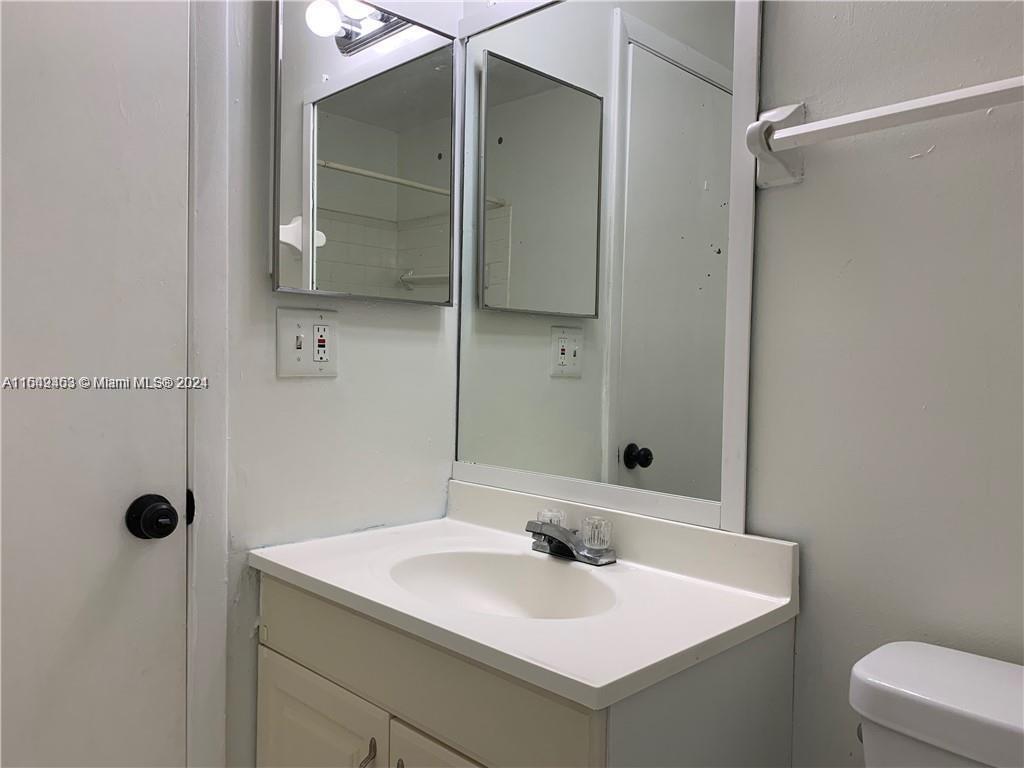 3401 44th St, Oakland Park, FL, 33309 United States, 2 Bedrooms Bedrooms, ,2 BathroomsBathrooms,Residential,For Sale,44th St,A11549453