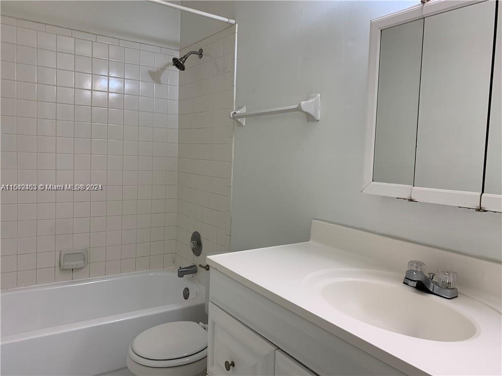 3401 44th St, Oakland Park, FL, 33309 United States, 2 Bedrooms Bedrooms, ,2 BathroomsBathrooms,Residential,For Sale,44th St,A11549453