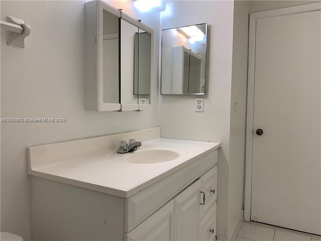 3401 44th St, Oakland Park, FL, 33309 United States, 2 Bedrooms Bedrooms, ,2 BathroomsBathrooms,Residential,For Sale,44th St,A11549453