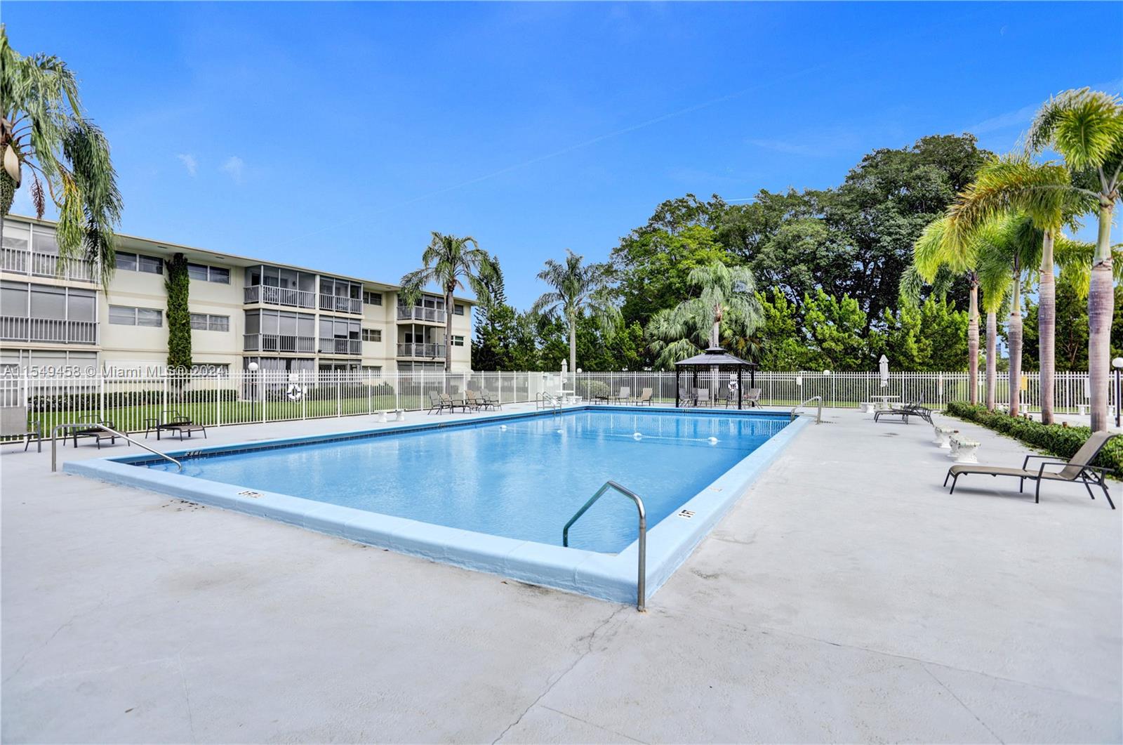 1000 Hillcrest Ct, Hollywood, FL, 33021 United States, 2 Bedrooms Bedrooms, ,2 BathroomsBathrooms,Residential,For Sale,Hillcrest Ct,A11549458