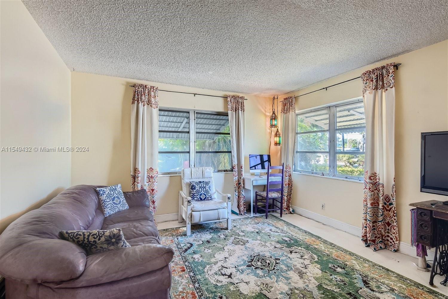 649 Oakland Park Blvd, Oakland Park, FL, 33311 United States, 1 Bedroom Bedrooms, ,1 BathroomBathrooms,Residential,For Sale,Oakland Park Blvd,A11549432