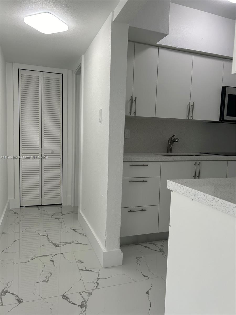 1131 SW 7th St 1127, Miami, Florida 33130, 3 Bedrooms Bedrooms, ,1 BathroomBathrooms,Residentiallease,For Rent,1131 SW 7th St 1127,A11549462