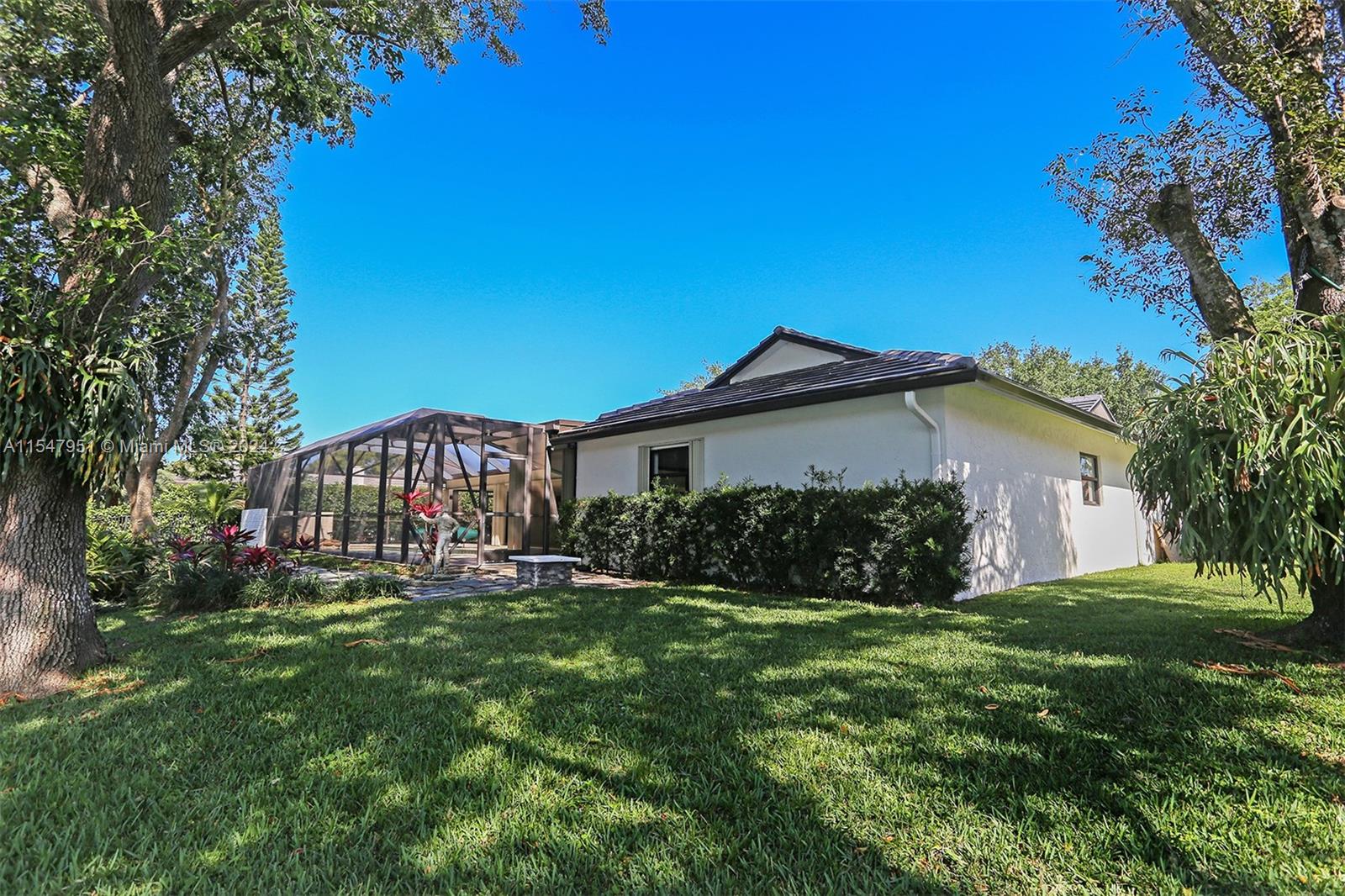 13060 1st St, Plantation, FL, 33325 United States, 4 Bedrooms Bedrooms, ,3 BathroomsBathrooms,Residential,For Sale,1st St,A11547951