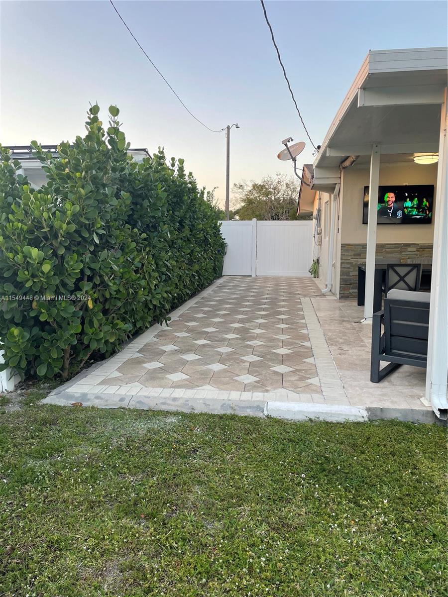 8850 13th St, Pembroke Pines, FL, 33024 United States, 3 Bedrooms Bedrooms, ,2 BathroomsBathrooms,Residential,For Sale,13th St,A11549448