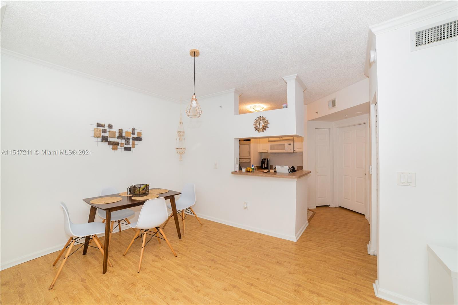 17150 N Bay Rd 2322, Sunny Isles Beach, Florida 33160, 1 Bedroom Bedrooms, ,1 BathroomBathrooms,Residentiallease,For Rent,17150 N Bay Rd 2322,A11547211
