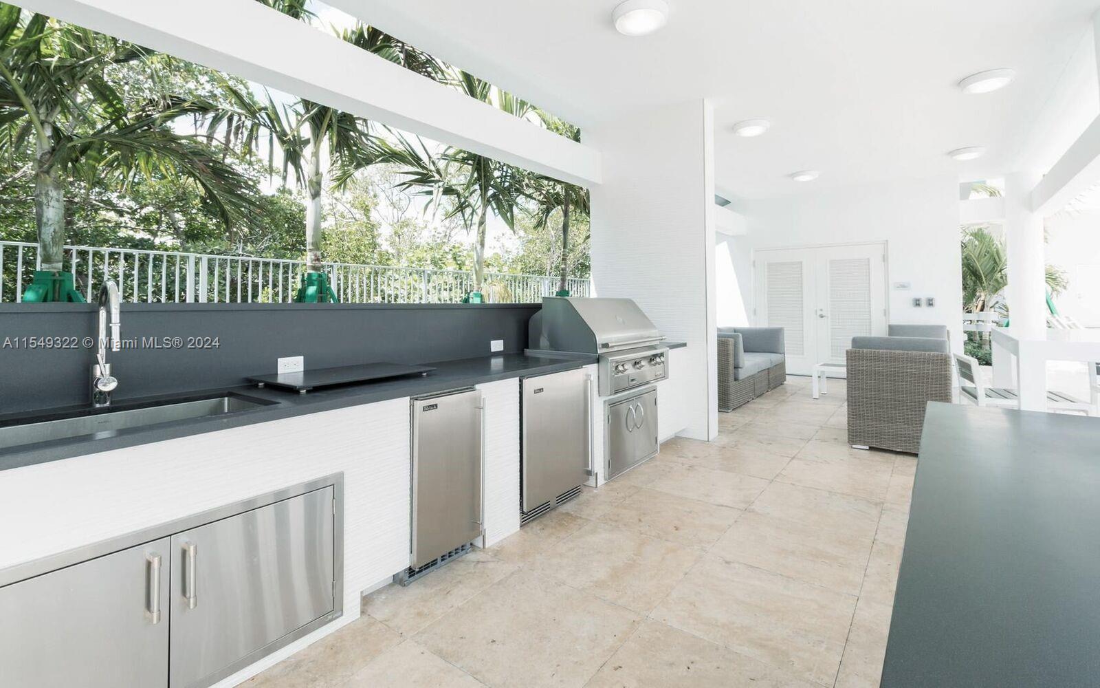 17111 Biscayne Blvd, North Miami Beach, FL, 33160 United States, 2 Bedrooms Bedrooms, ,2 BathroomsBathrooms,Residential,For Sale,Biscayne Blvd,A11549322