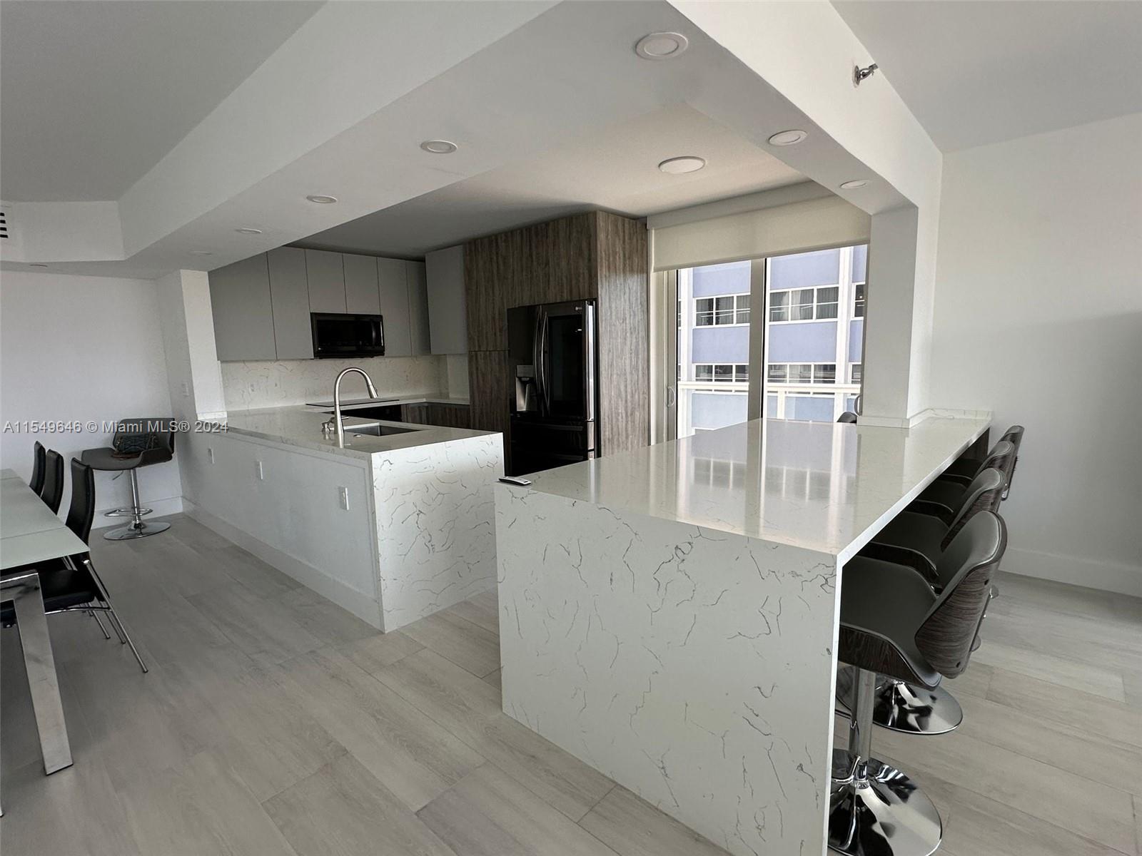 8855 Collins Ave 4G, Surfside, Florida 33154, 3 Bedrooms Bedrooms, ,2 BathroomsBathrooms,Residentiallease,For Rent,8855 Collins Ave 4G,A11549646