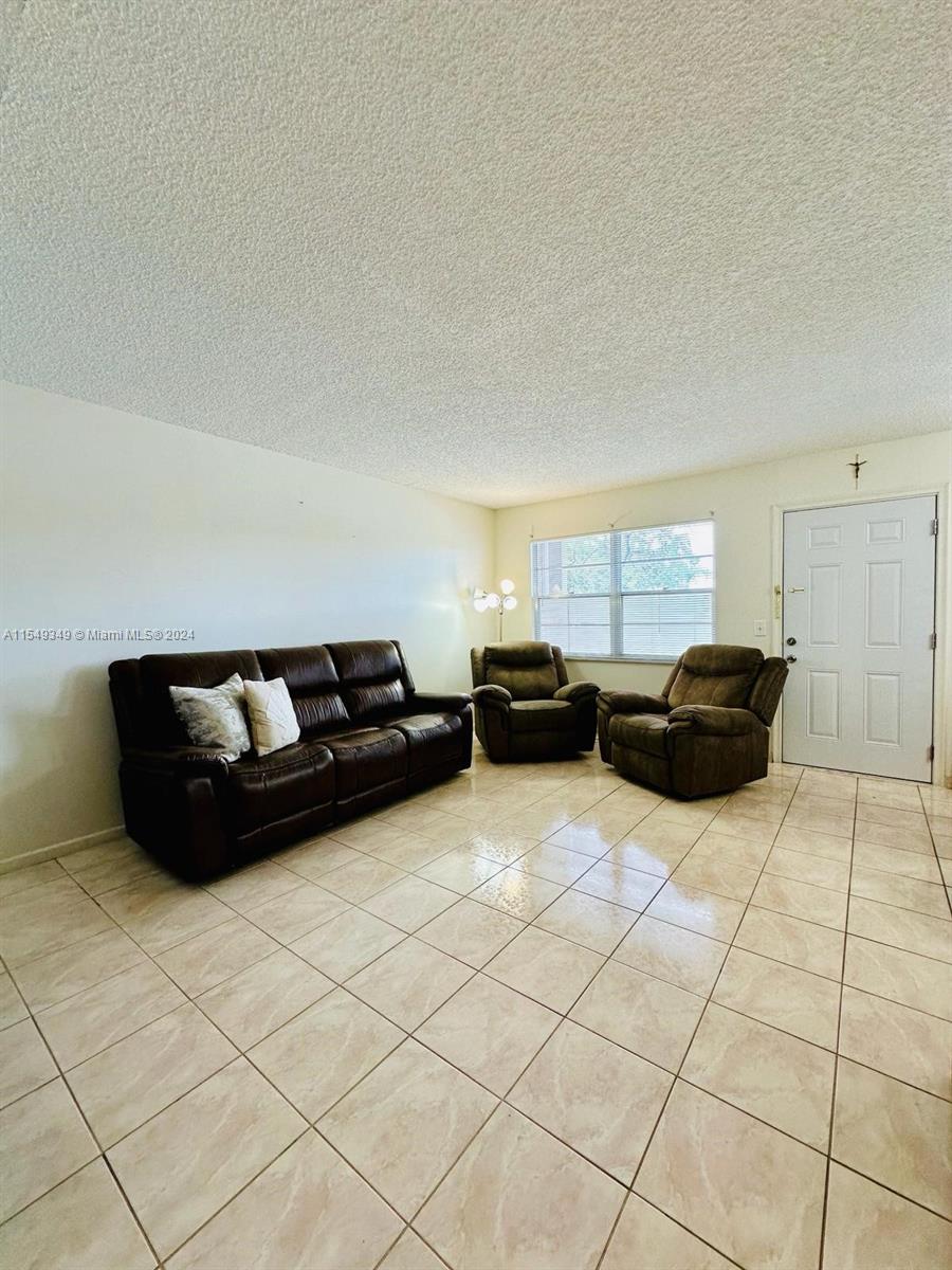 551 135th Ave, Pembroke Pines, FL, 33027 United States, 2 Bedrooms Bedrooms, ,1 BathroomBathrooms,Residential,For Sale,135th Ave,A11549349