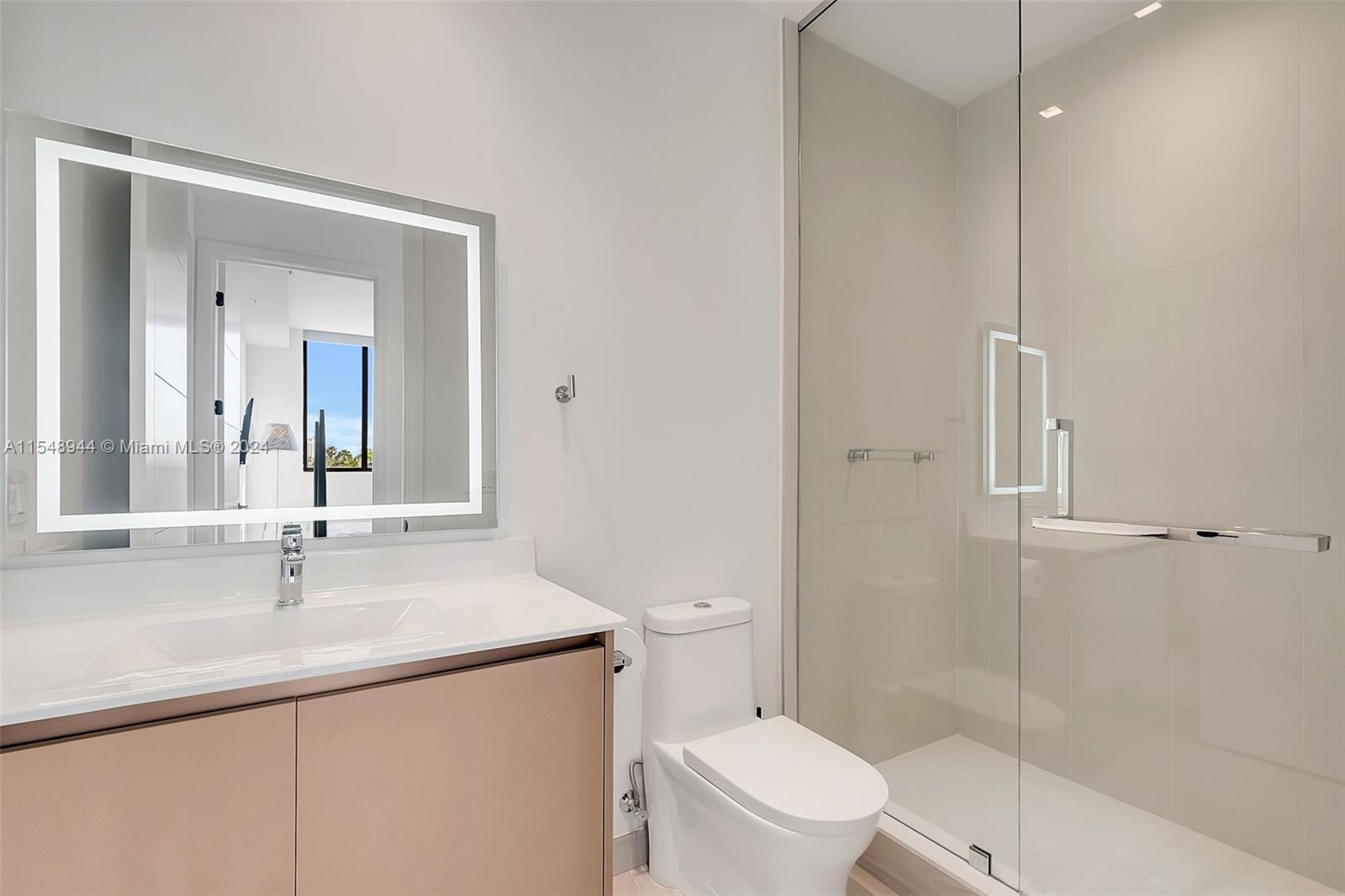 1030 15th St PH4, Miami Beach, Florida 33139, 3 Bedrooms Bedrooms, ,3 BathroomsBathrooms,Residential,For Sale,1030 15th St PH4,A11548944