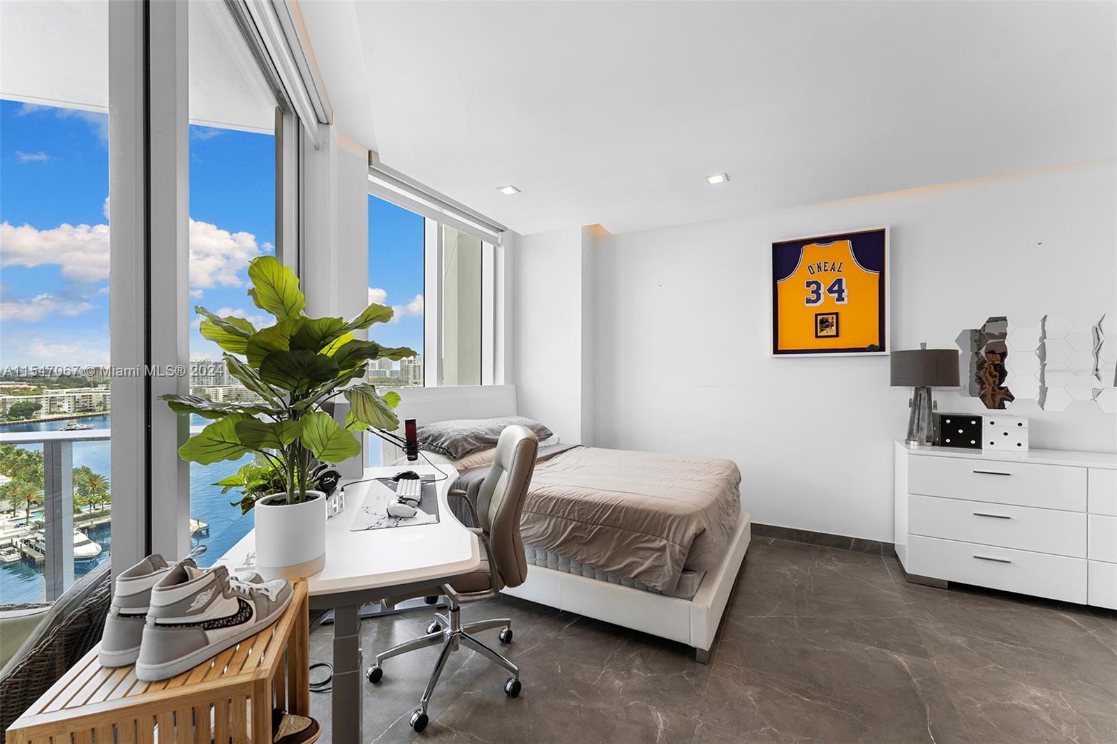 17111 Biscayne Blvd 1405/07, North Miami Beach, Florida 33160, 6 Bedrooms Bedrooms, ,4 BathroomsBathrooms,Residentiallease,For Rent,17111 Biscayne Blvd 1405/07,A11547067