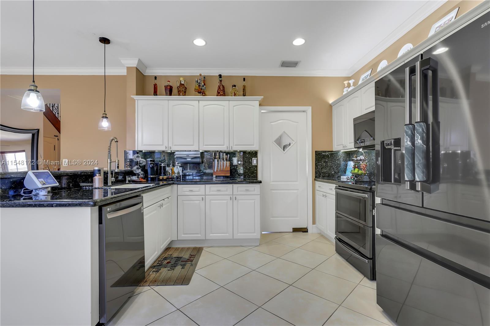 16206 SW 52nd Ter, Miami, Florida 33185, 4 Bedrooms Bedrooms, ,2 BathroomsBathrooms,Residential,For Sale,16206 SW 52nd Ter,A11548172