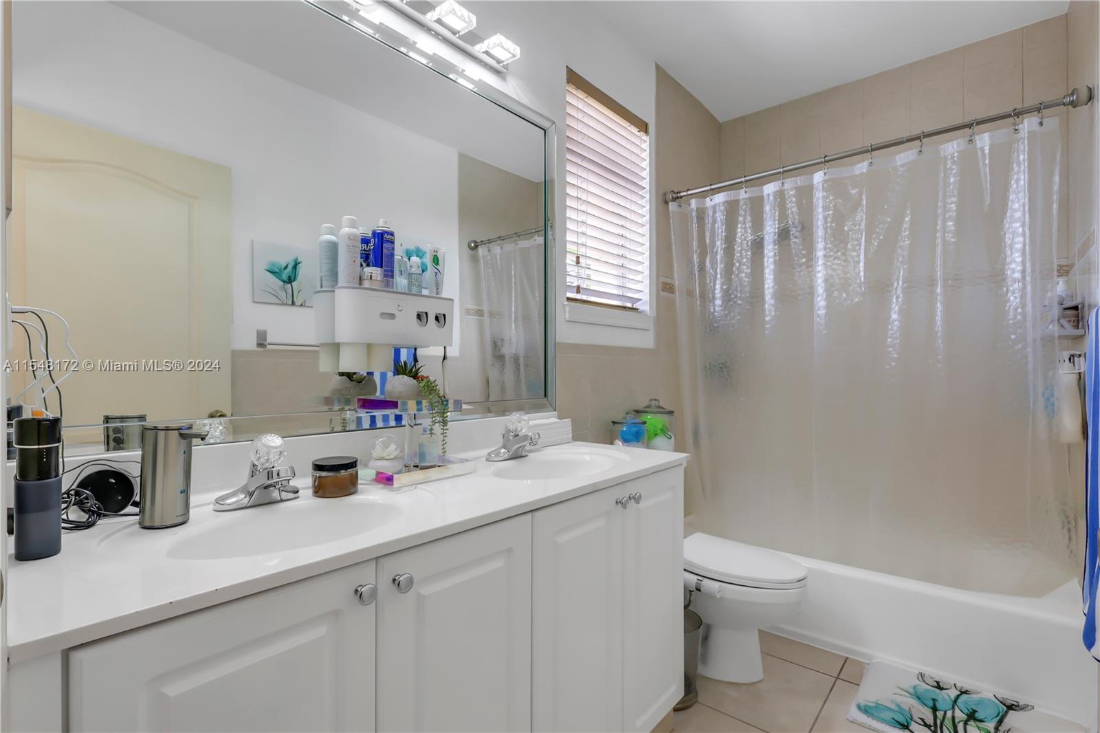 16206 SW 52nd Ter, Miami, Florida 33185, 4 Bedrooms Bedrooms, ,2 BathroomsBathrooms,Residential,For Sale,16206 SW 52nd Ter,A11548172