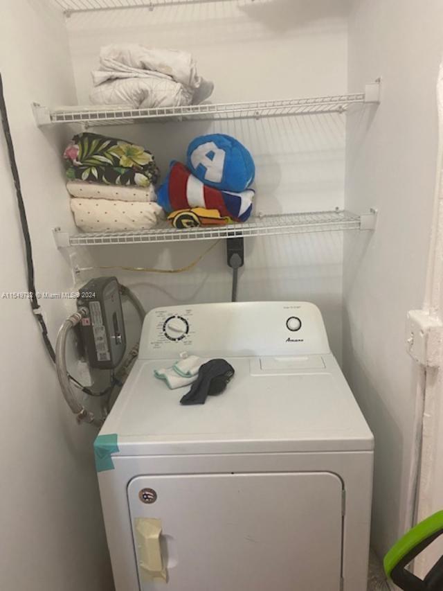 3129 Hollywood Blvd, Hollywood, Florida 33021, 2 Bedrooms Bedrooms, ,2 BathroomsBathrooms,Residential,For Sale,3129 Hollywood Blvd,A11549732