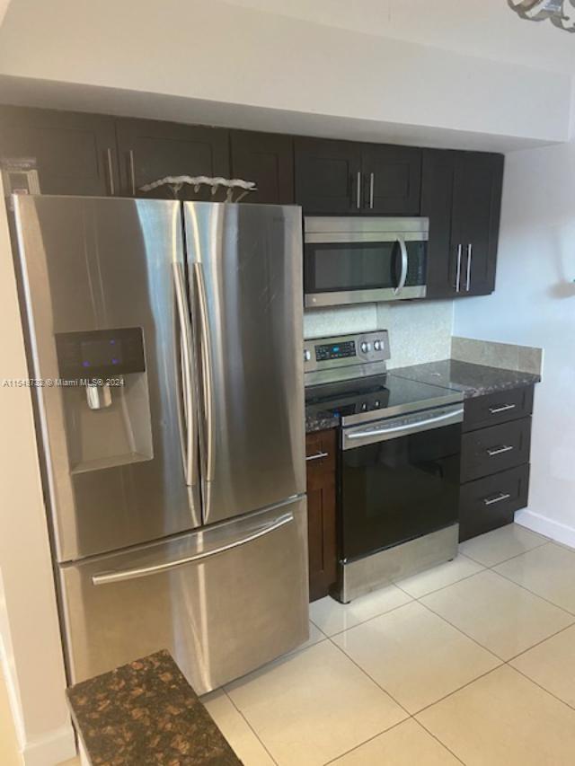 3129 Hollywood Blvd, Hollywood, Florida 33021, 2 Bedrooms Bedrooms, ,2 BathroomsBathrooms,Residential,For Sale,3129 Hollywood Blvd,A11549732