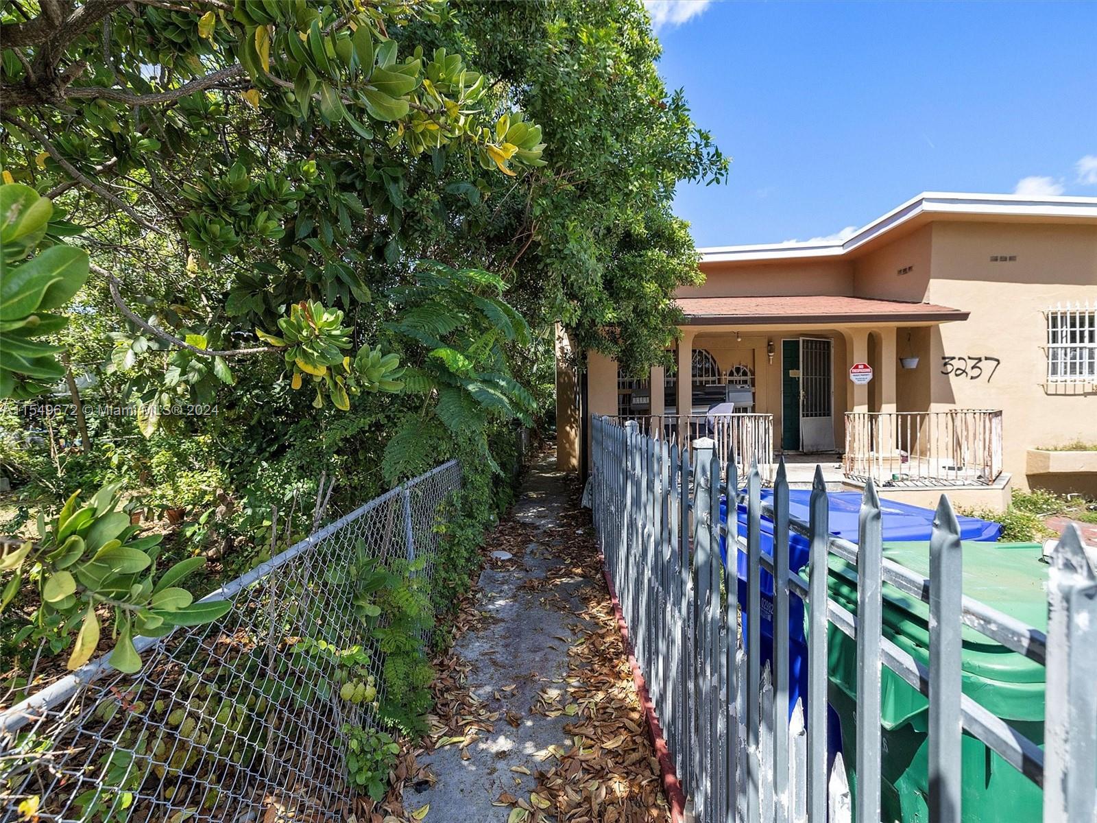 3237 SW 2nd St, Miami, Florida 33135, 3 Bedrooms Bedrooms, 6 Rooms Rooms,2 BathroomsBathrooms,Residential,For Sale,3237 SW 2nd St,A11549672