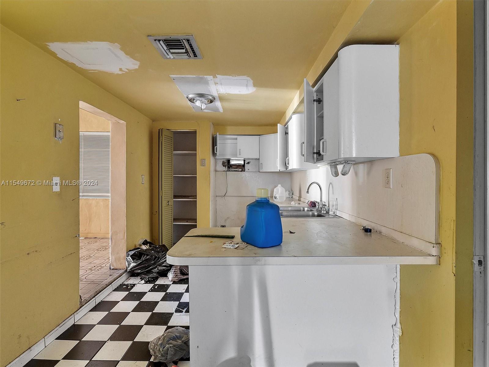 3237 SW 2nd St, Miami, Florida 33135, 3 Bedrooms Bedrooms, 6 Rooms Rooms,2 BathroomsBathrooms,Residential,For Sale,3237 SW 2nd St,A11549672