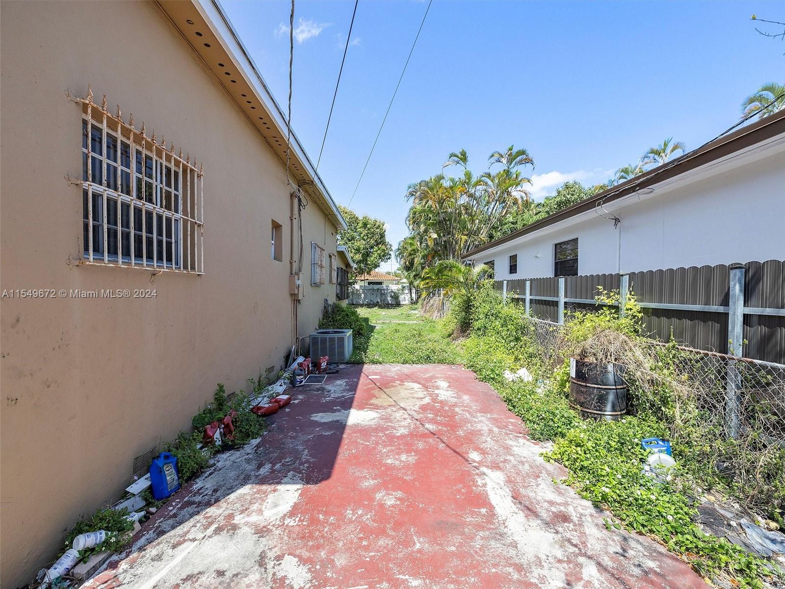 3237 SW 2nd St, Miami, Florida 33135, 3 Bedrooms Bedrooms, 6 Rooms Rooms,2 BathroomsBathrooms,Residential,For Sale,3237 SW 2nd St,A11549672