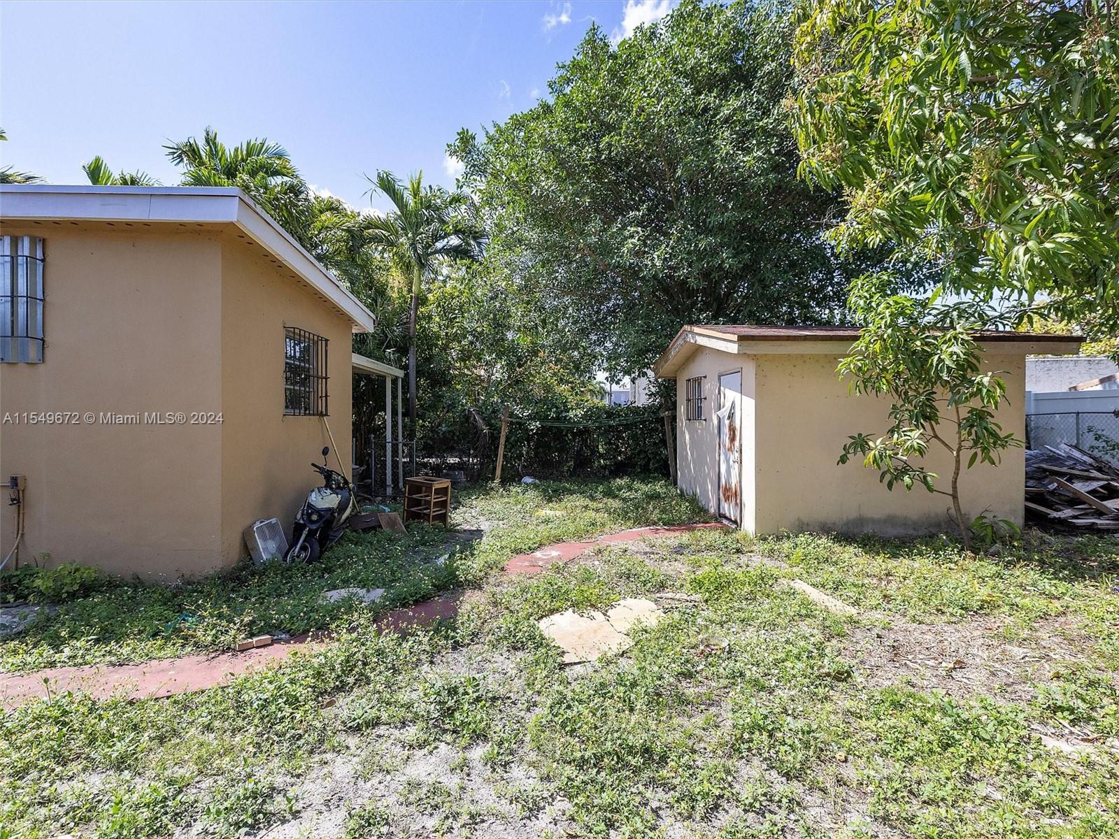 3237 SW 2nd St, Miami, Florida 33135, 3 Bedrooms Bedrooms, 6 Rooms Rooms,2 BathroomsBathrooms,Residential,For Sale,3237 SW 2nd St,A11549672