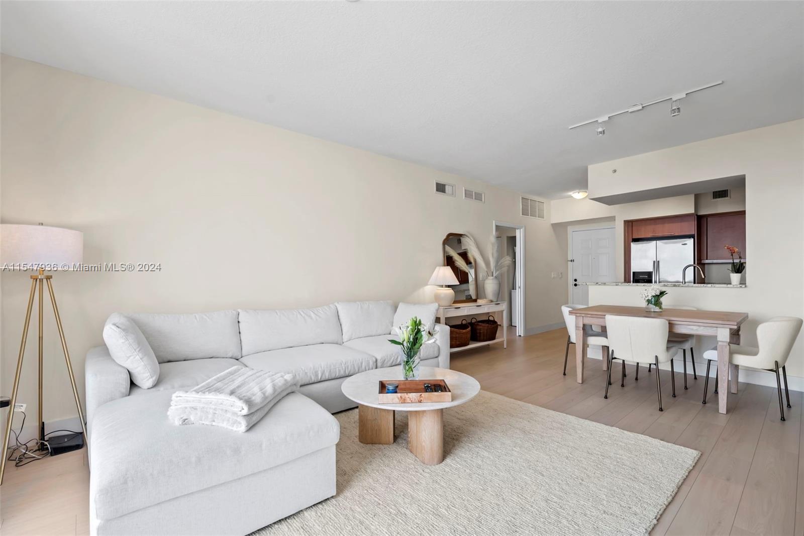 888 S Douglas Rd 917, Coral Gables, Florida 33134, 2 Bedrooms Bedrooms, ,2 BathroomsBathrooms,Residential,For Sale,888 S Douglas Rd 917,A11547936