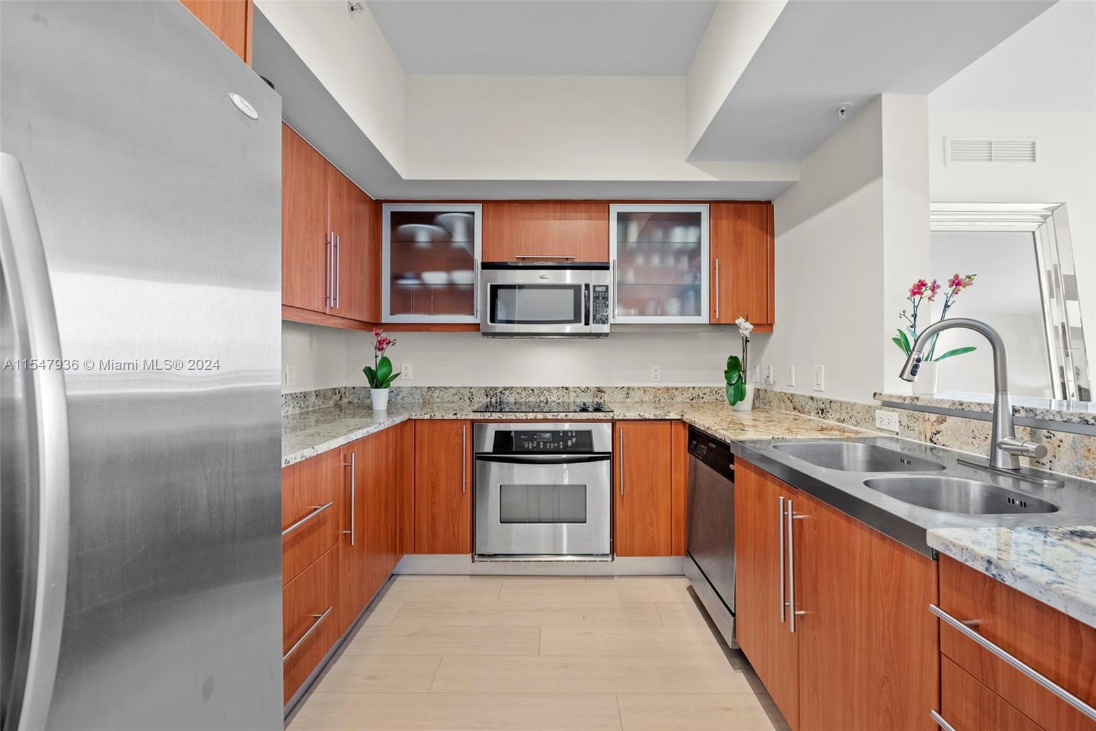 888 S Douglas Rd 917, Coral Gables, Florida 33134, 2 Bedrooms Bedrooms, ,2 BathroomsBathrooms,Residential,For Sale,888 S Douglas Rd 917,A11547936