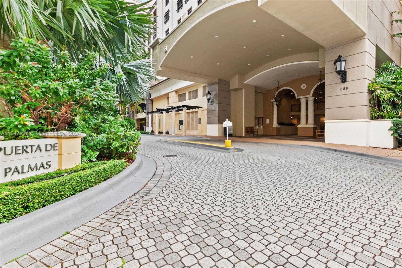 888 S Douglas Rd 917, Coral Gables, Florida 33134, 2 Bedrooms Bedrooms, ,2 BathroomsBathrooms,Residential,For Sale,888 S Douglas Rd 917,A11547936